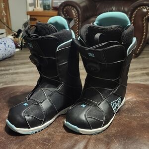 DC Snowboarding Boots